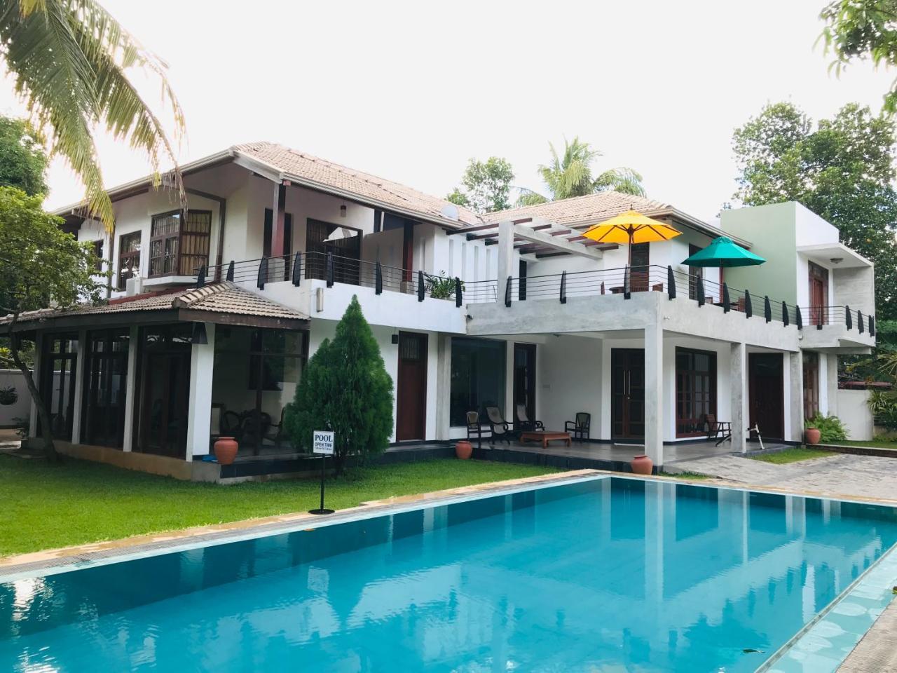 Siluni'S Villa Anuradhapura Buitenkant foto